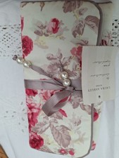Laura Ashley jewellery roll, pink/Roses, new with tags, quality gift or treat