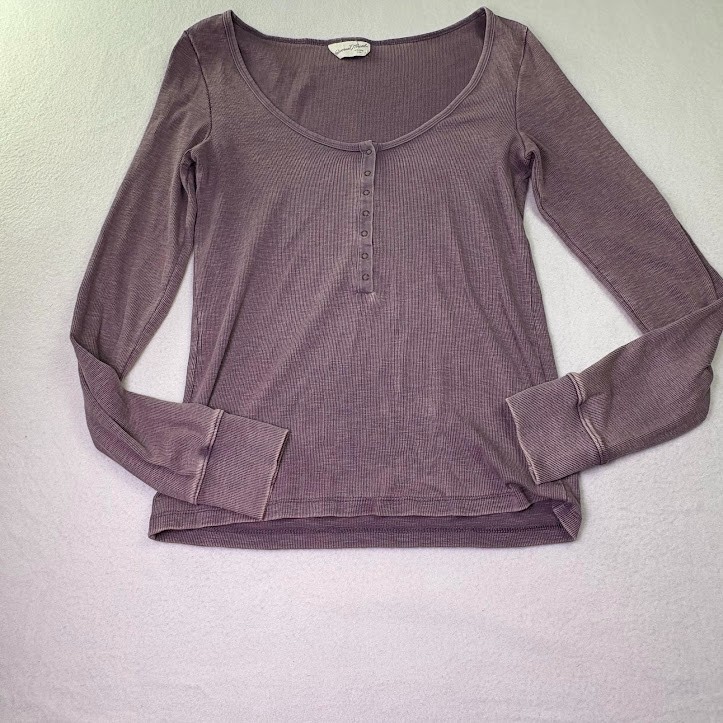 Universal Thread Women's Medium Ribbed Henley Sco… - image 1