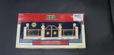 VTG 1999 Lemax Christmas Village Collection Lighted Poly Resin Gated Fence