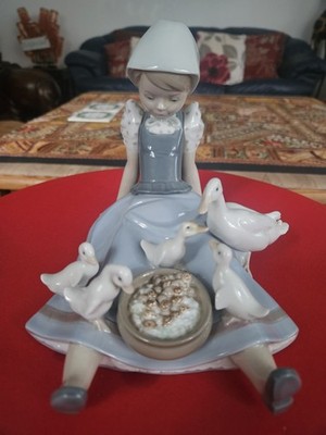 Vintage Lladro  79 ''My Hungry Brood'' Girl Feeding Ducks #5074 Retired VGC