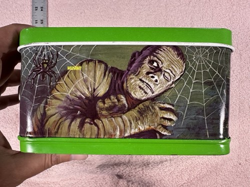 Vintage 1979 Universal Movie Monsters Metal Lunchbox & Thermos - Picture 3 of 14