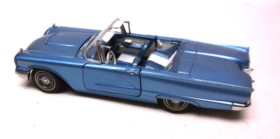 Franklin Mint 1958 Ford T-Bird Convertible 1:43 Scale Diecast - Image 4 of 4