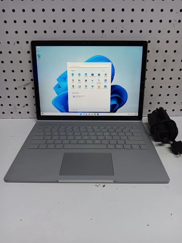 Microsoft Surface Book 13.5"  i7-6600U 16gb 512gb Windows 11 2.60GHz, Need  Batt - Image 3 of 4