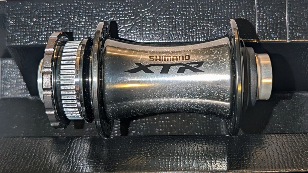 NOS SHIMANO XTR HB-M9010 FRONT DISC HUB 15 X 100 MM NIB | eBay
