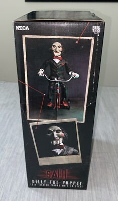 NECA SAW Push Button Sound フィギュア 三輪車付き Saw Action Figure with Sound Billy with Tricyle 30 cm Neca