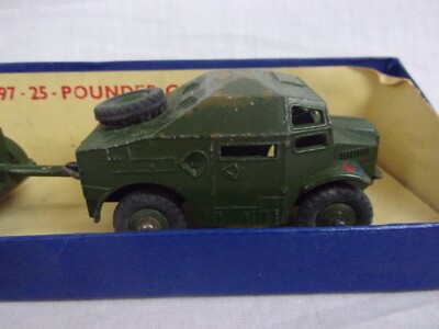 Boxed Dinky Toys 697 25 Pounder Gun Unit