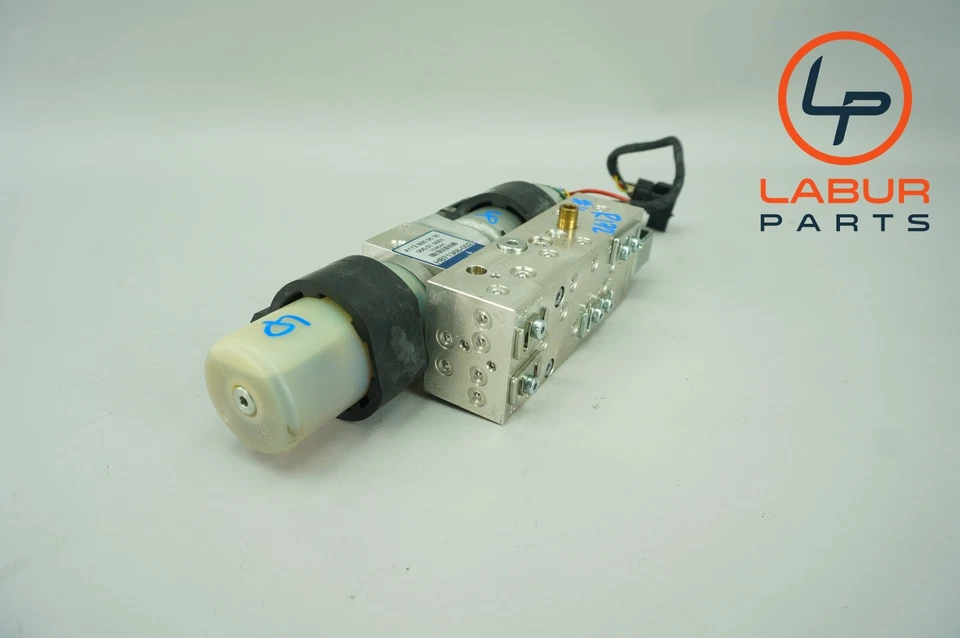 Двигатель гидравлического насоса для крыши с откидным верхом R172 12-20 Mercedes класса SLK A1931 - Изображение 3 из 4