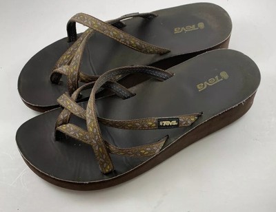 Teva Flatform Universal Sandal | White platform sandals, Teva flatform, Teva platform sandals