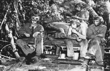 WW2 Picture Photo US Marine tank crew resting and cleaning their guns 0891
