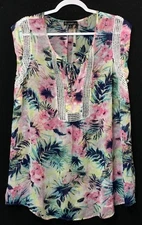 Signature Studio Women's Floral Top 2X Polyester Crochet Detail