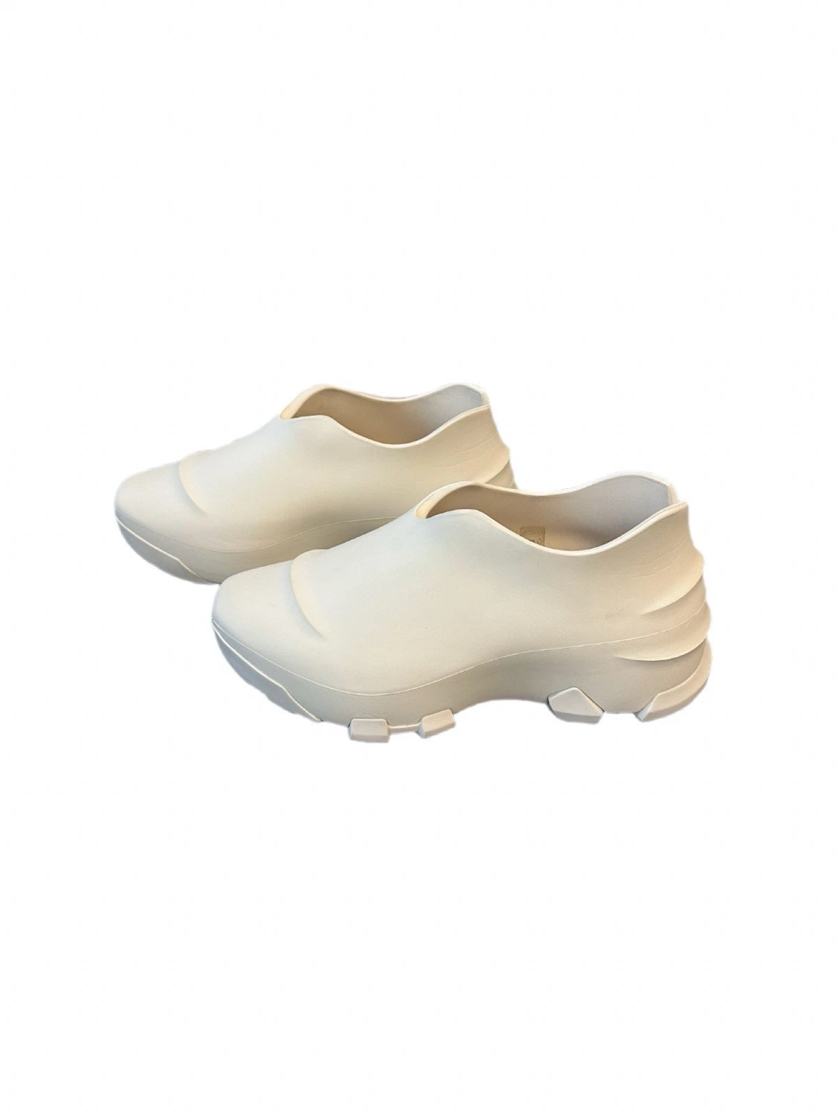Givenchy — Givenchy Monumental Mallow Sneakers