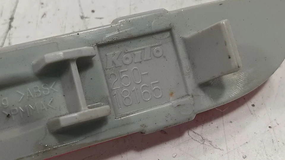 Luz de señalización trasera Nissan Rogue 2014 2015 2016 2017 Foto 4 de 4