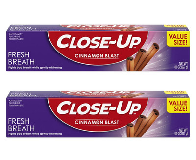CLOSE-UP Freshening Red Gel Cinnamon Toothpaste, 4OZ - Pack of 2