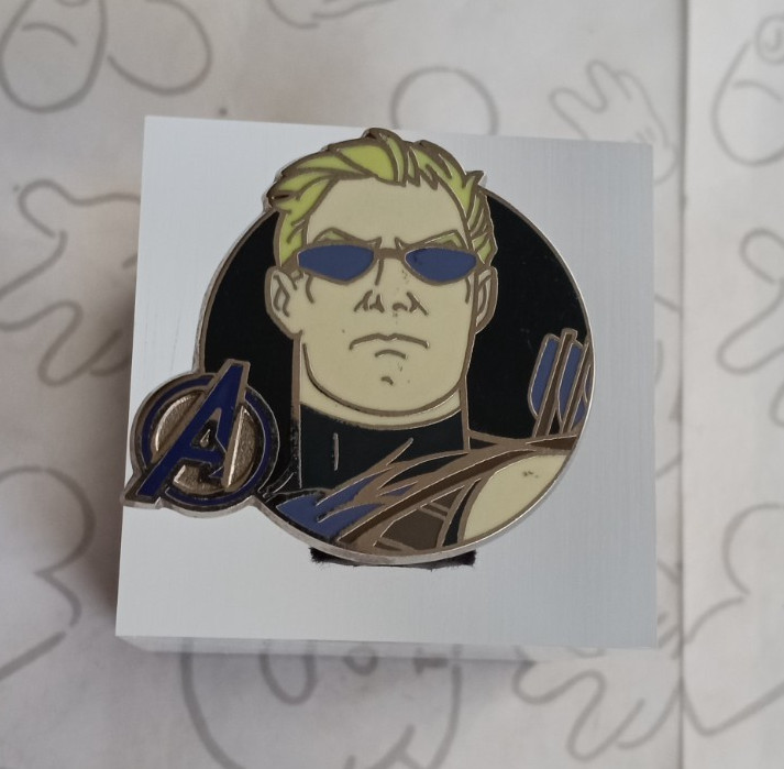 Hawkeye Avengers Assemble Marvel Booster 2015 Disney Pin 109606