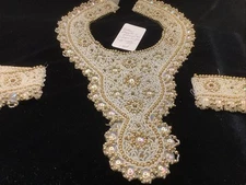 1364🌟Vintage Glass Beaded & Prong Set Rhinestone Collar & Cuffs Set