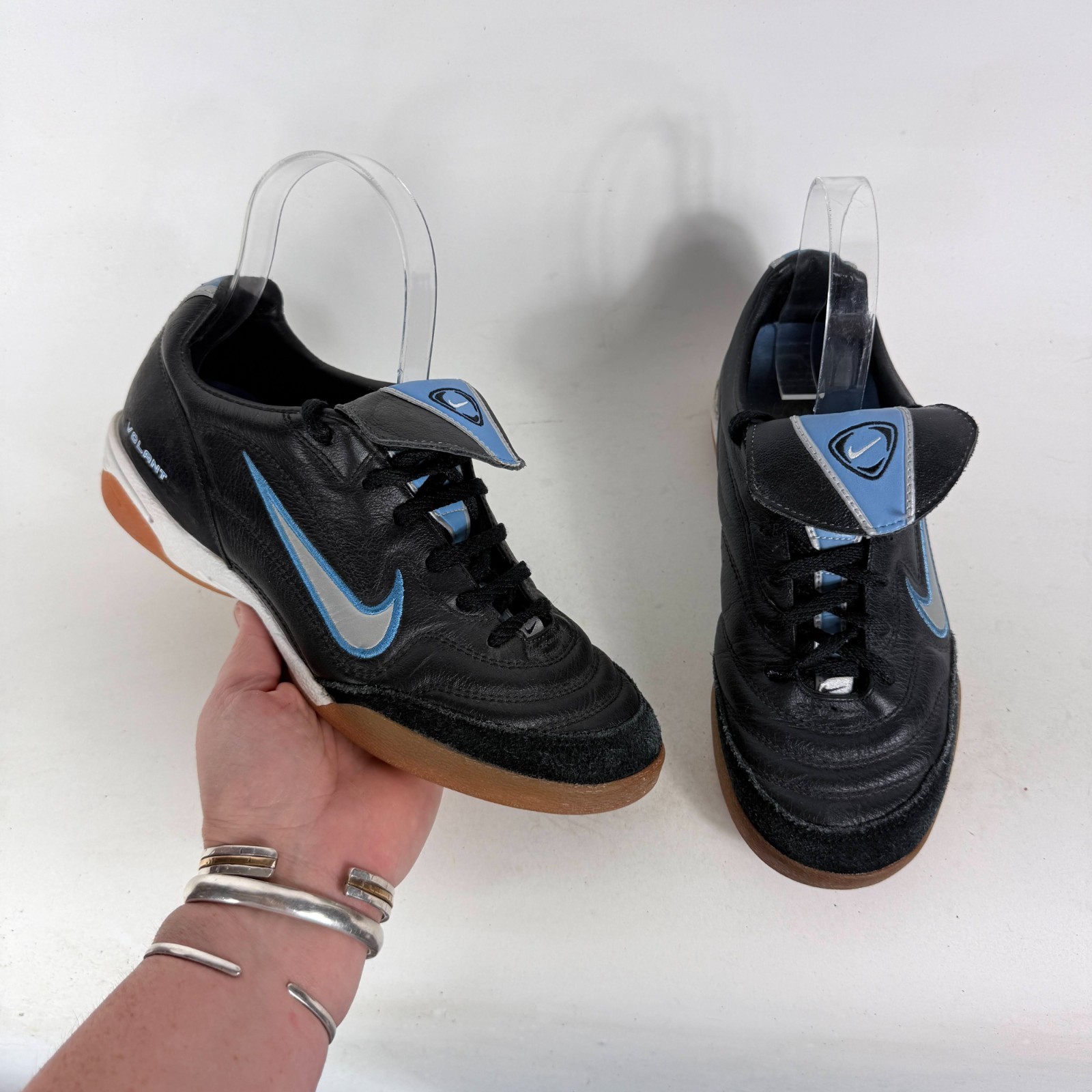 Women's 8 Black Blue Leather Low Top