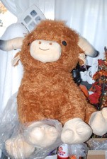 GIANT JUMBO PLUSH SCOTTISH HIGHLAND COW SHAGGY FUR EXCLUSIVE HOLIDAY GIFT TOY