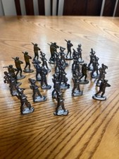 VINTAGE LOT OF 28- 2" UNPAINTED LEAD MOLDED SOLDIERS MARCHING SOME PAINTED