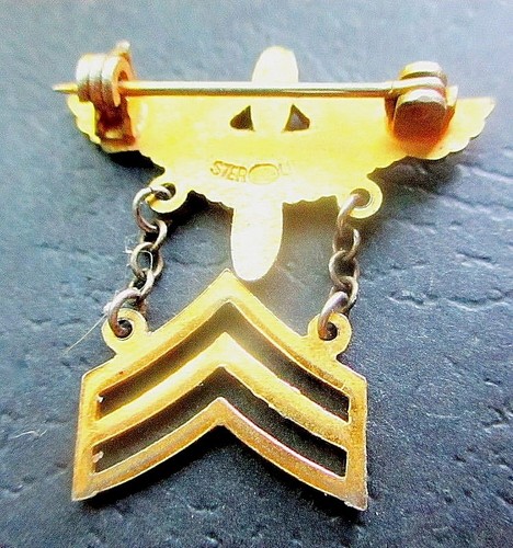 VINTAGE WWII STERLING PROPELLER & WINGS PIN - Picture 2 of 3