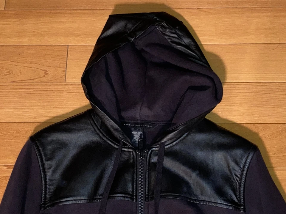 CHAQUETA BOMBER MARC BY MARC JACOBS FORRADA DE CUERO CON CAPUCHA CREMALLERA NEGRA PARA HOMBRE S Foto 3 de 4