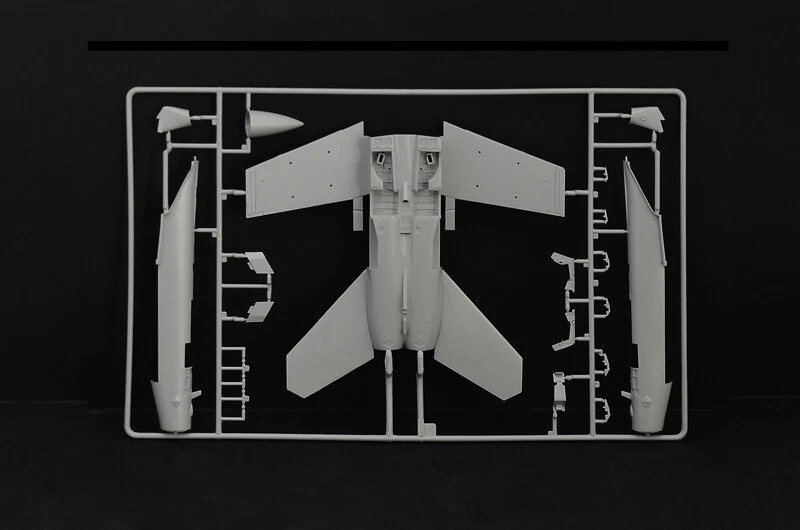 F/A-18F Super Hornet Italeri 2823 - SCALA 1:48 - Immagine 3 di 4