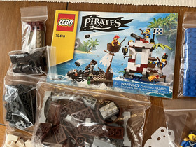 LEGO Pirates Soldiers Outpost 70410 - Complete minus 1 Minifigure w Instructions