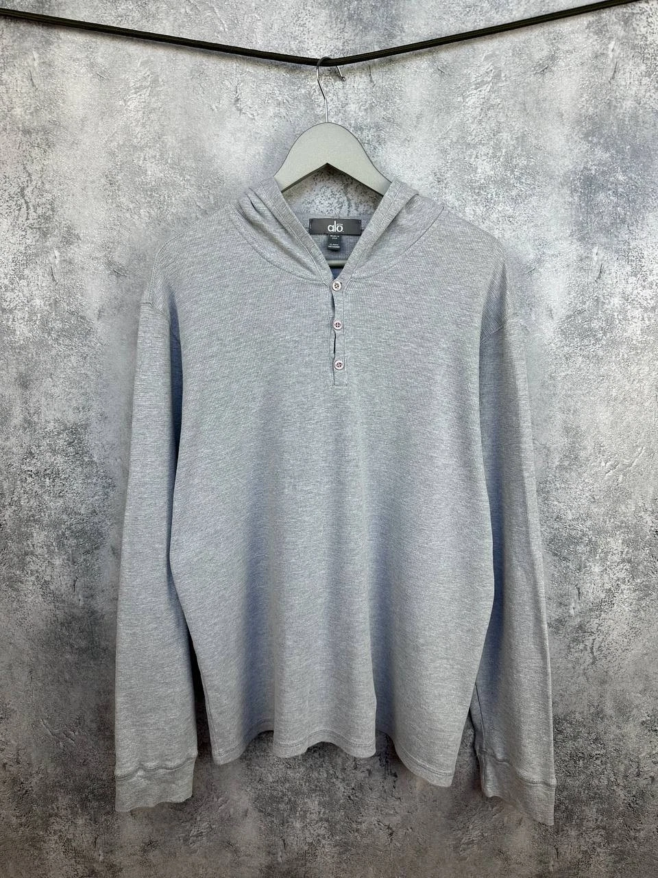 Alo Yoga Thermal Henley Hoodie Long Sleeve Waffle Knit Pullover Men's Size XL
Opens in a new window