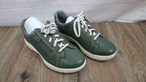 8 WIDE SAGE A678267 Clarks Collection Embossed Leather Sneaker - Caroline Rio