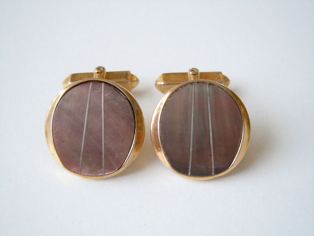Boutons De Chemise Anciens Amaze Germany - Métal Doré Nacré - Référence F2 - Occasion