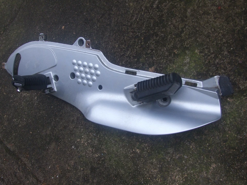 Placa marco montaje clavija bmw r1150 rt izquierda Foto 4 de 4