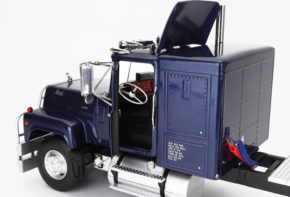 Road Kings 1/18 Scale RK180173 - Mack RL700L 1974 Tractor