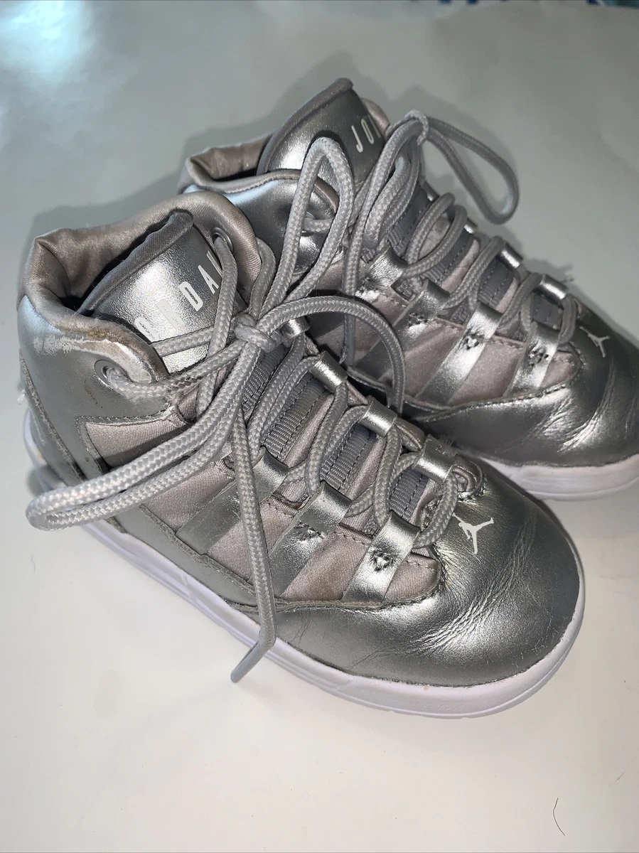 Jordan max cheap aura silver