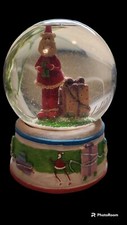 Santa Clause Christmas Holiday Snow Globe        