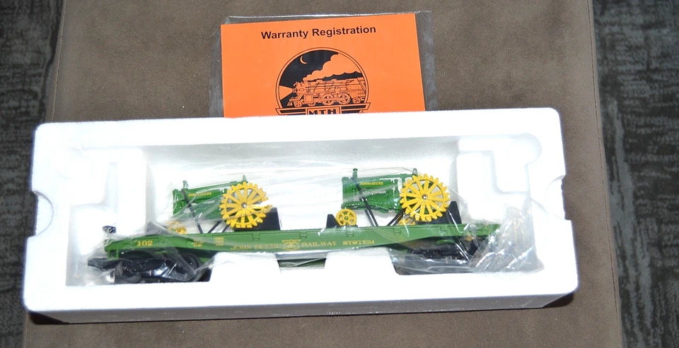 Coche plano John Deere MTH RailKing 30-7028B con 2 tractores modelo A ¡RARO! NUEVO Foto 2 de 3