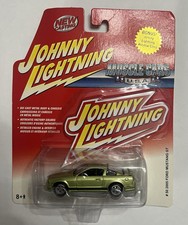Johnny Lightning Muscle Cars USA 2005 Ford Mustang GT NIP