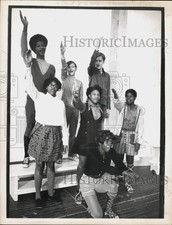 1971 Press Photo Students at Philip Livingston Junior High School Perform