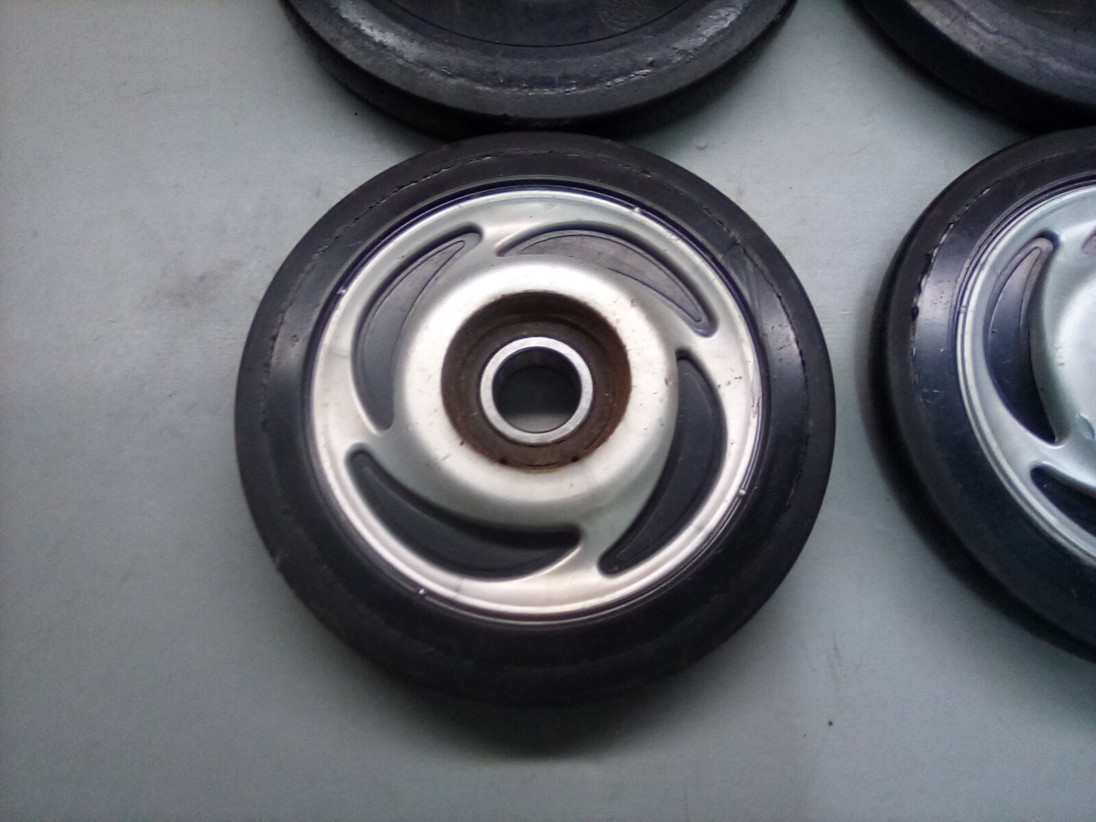 2006 Polaris IQ 750 FS Rear Suspension Idler Wheels 5.63 & 6.38" Bogies 600 700