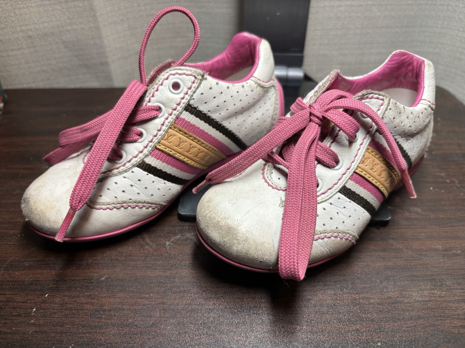 Kids Child Size 5.5 Us, Europe 5.5, Uk 4.5