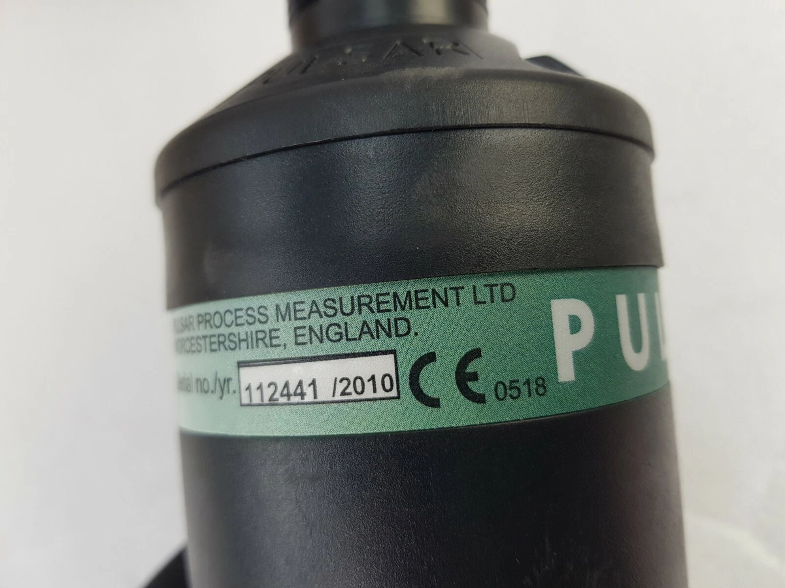 dB15 label with serial year 2010 and CE 0518