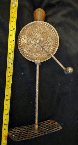 ANTIQUE PRIMITIVE EGG BEATER 19TH C PADDLE BLADE WHIP MECHANICAL WORKS UNUSUAL - Picture 9 of 12