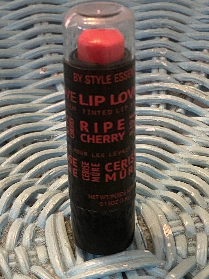 “Lip Love” de Style Essentials Nuevo bálsamo labial maduro tintado cereza NUEVO Foto 2 de 2