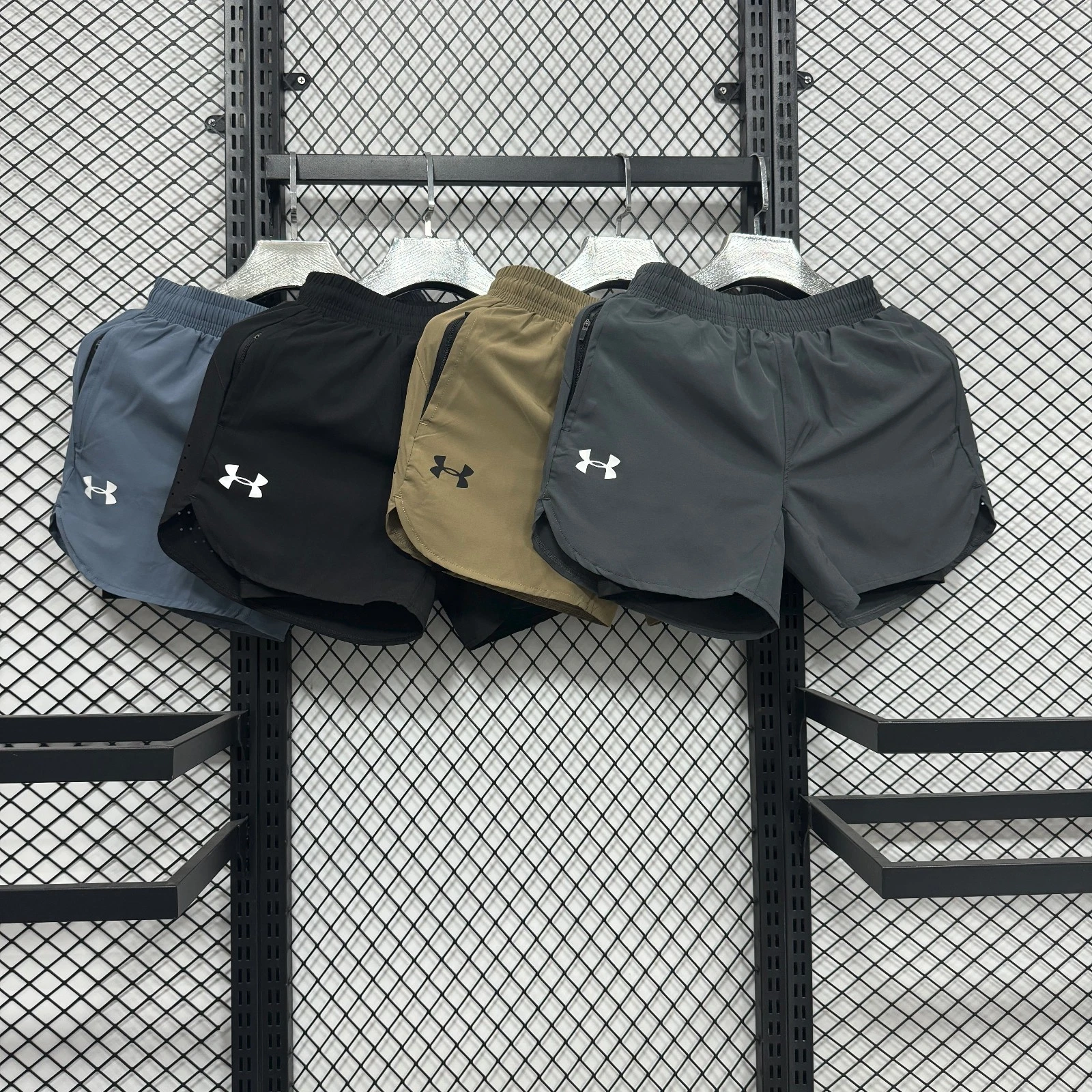 Under Armour Double Layer 2 in 1 Shorts Men’s Workout Running Activewear D2501
Opens in a new window