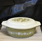 PYREX Casserole Crazy Daisy Spring Blossom "043" 1 1/2 QT Dish w Lid Avocado Vtg