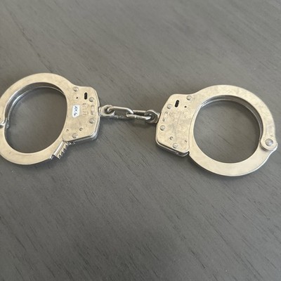 Smith And Wesson Handcuffs M-100 Made In USA no key