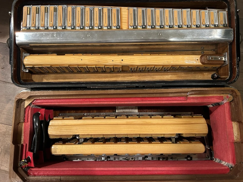 Cordovox Super v аккордеон - Изображение 3 из 4