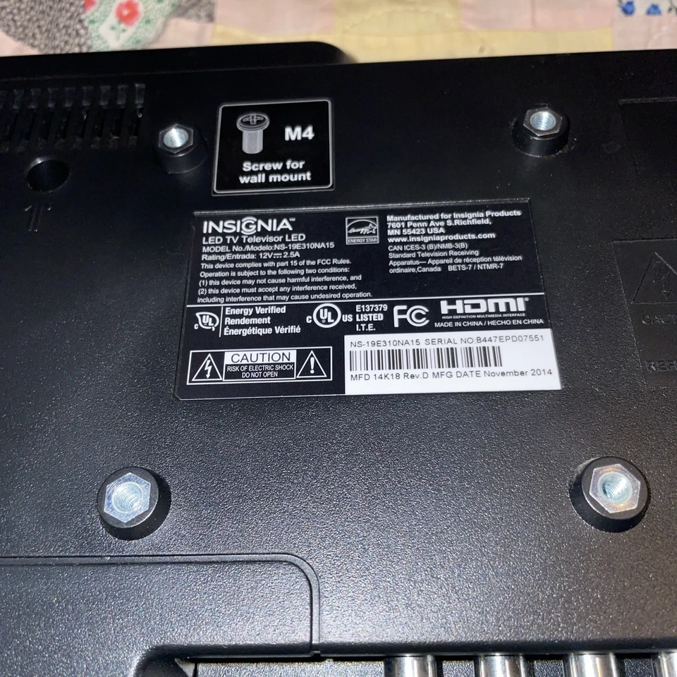 Insignia 19" LED TV NS-19E310NA15  Monitor HDMI USB  - Image 2 of 4