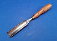 Beautiful Ward & Payne 1 1/4 Medium-Heavy Sweep Wood Tang Gouge W & P Anvil Bran