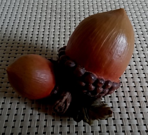 Deko Haselnüsse