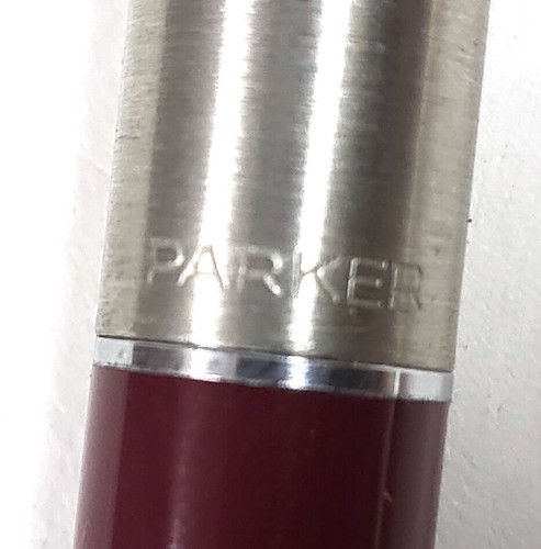 Pluma Estilográfica Parker Borgoña Vintage y Estuche Mecánico para Lápices de Trabajo BD082 - Imagen 4 de 6