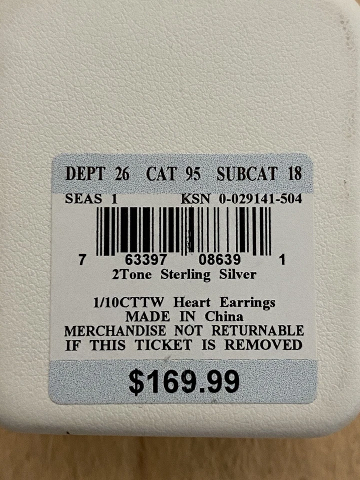 TwoToned Sterling Silver Heart Post Earrings 1/10 CTTW Foto 4 de 4